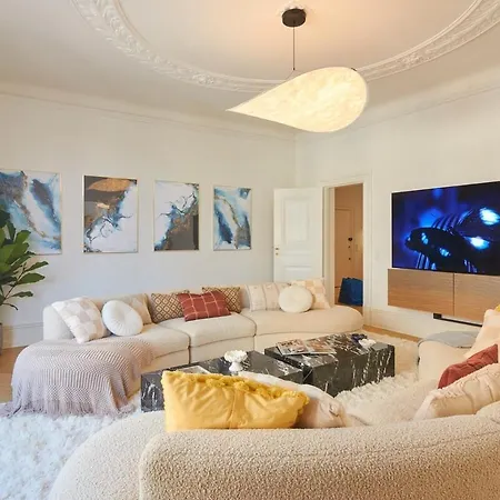 Huge Royal Luxury With Private Balcony