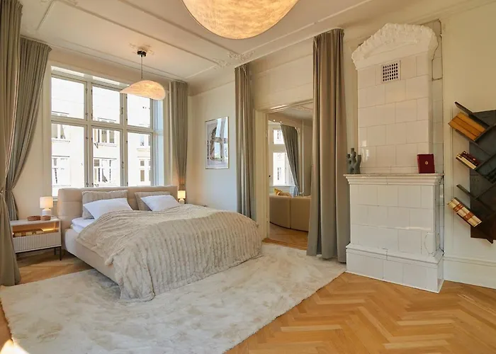 Huge Royal Luxury With Private Balcony