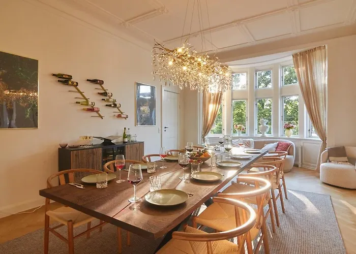 Huge Royal Luxury With Private Balcony *