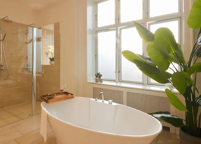 Huge Royal Luxury With Private Balcony