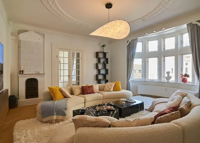 Huge Royal Luxury With Private Balcony *