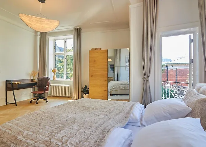 Huge Royal Luxury With Private Balcony Lejlighed København