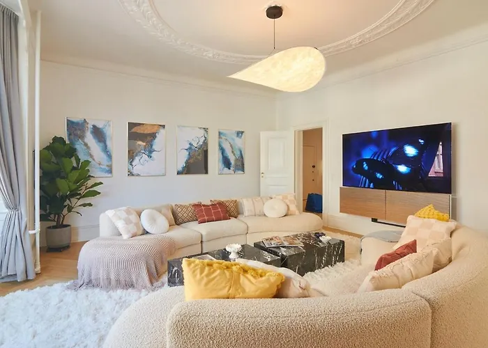 Huge Royal Luxury With Private Balcony